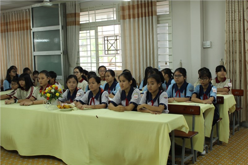 <a href="/tin-tuc-su-kien/doi-thoai-hoc-duong-giua-nha-truong-phu-huynh-va-hoc-sinh-nam-hoc-2019-2020/ct/12867/413659">Đối thoại học đường giữa nhà trường - Phụ huynh<span class=bacham>...</span></a>